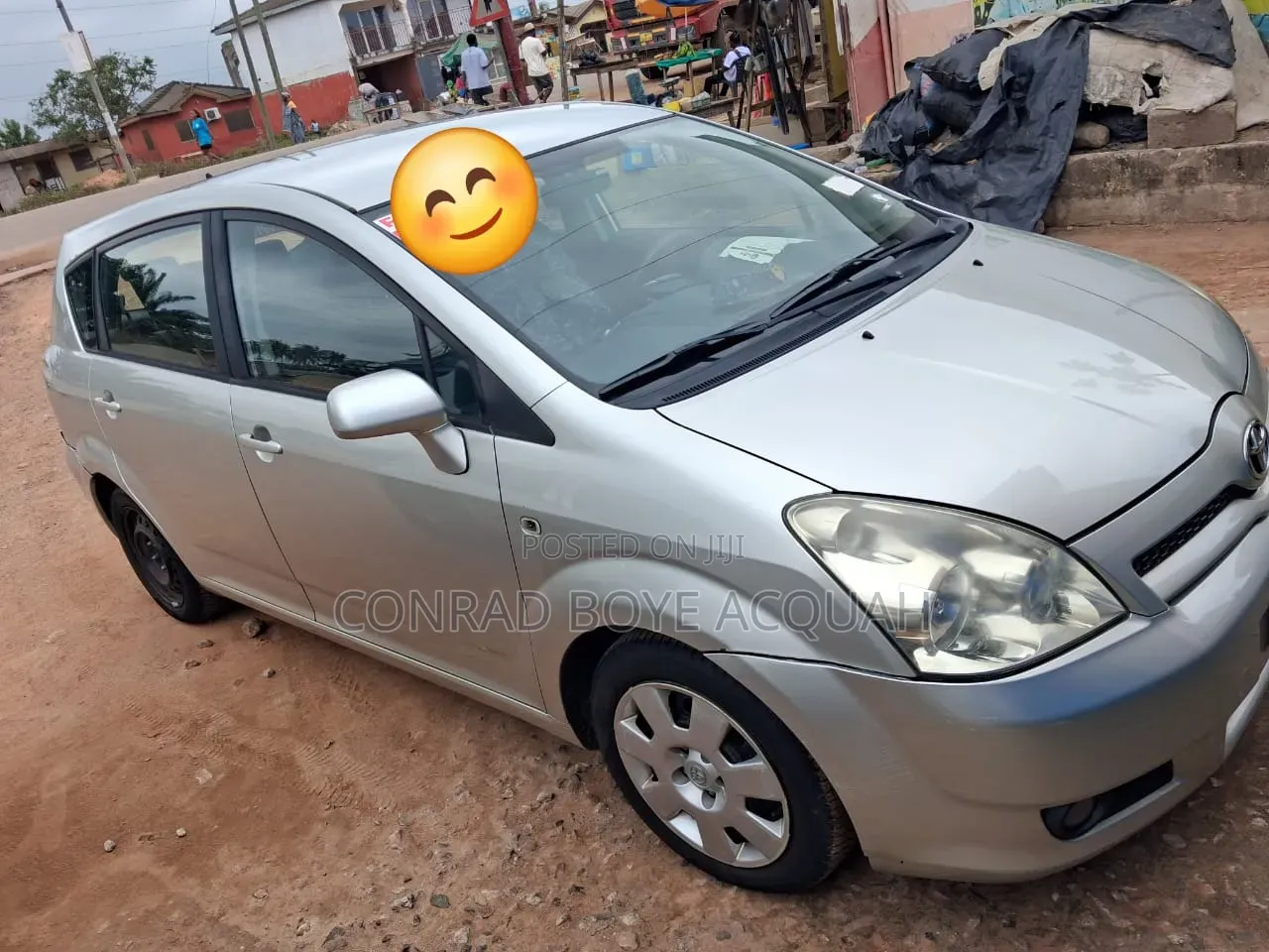 Toyota Verso 2.0 2009 Gray