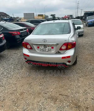 Toyota Corolla 2010 Silver
