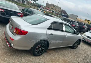 Toyota Corolla 2010 Silver
