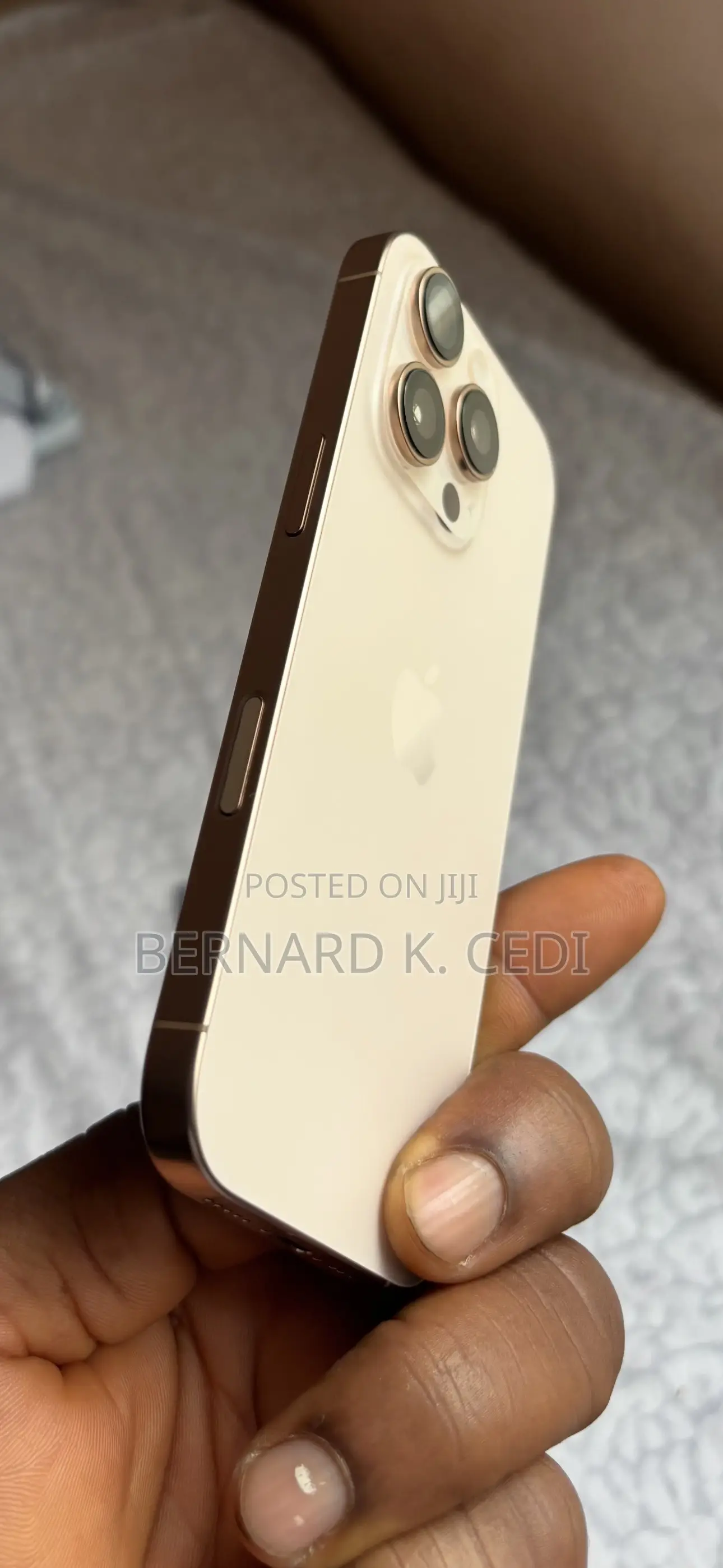 New Apple iPhone 16 Pro 1 TB Gold