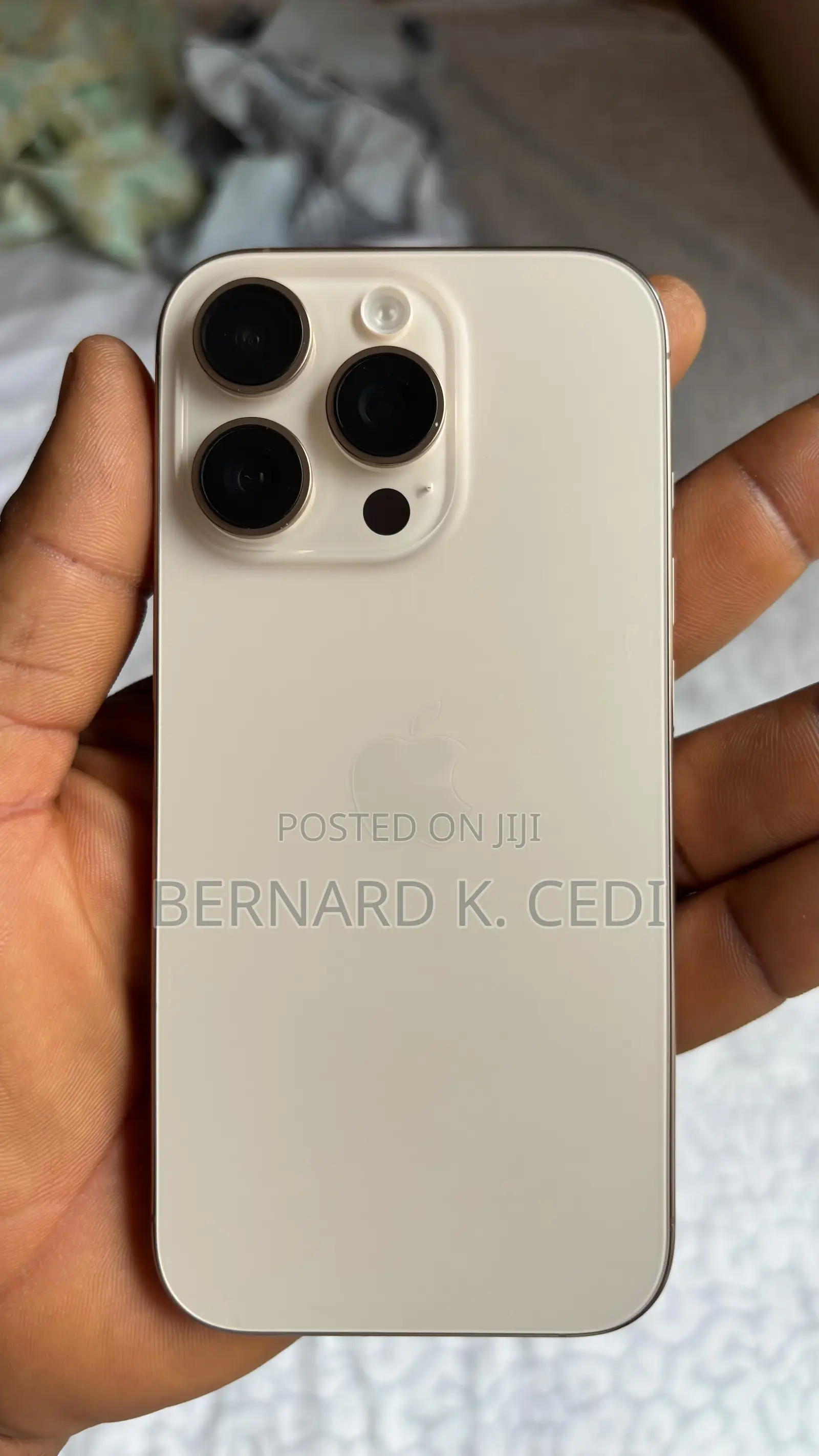 New Apple iPhone 16 Pro 1 TB Gold