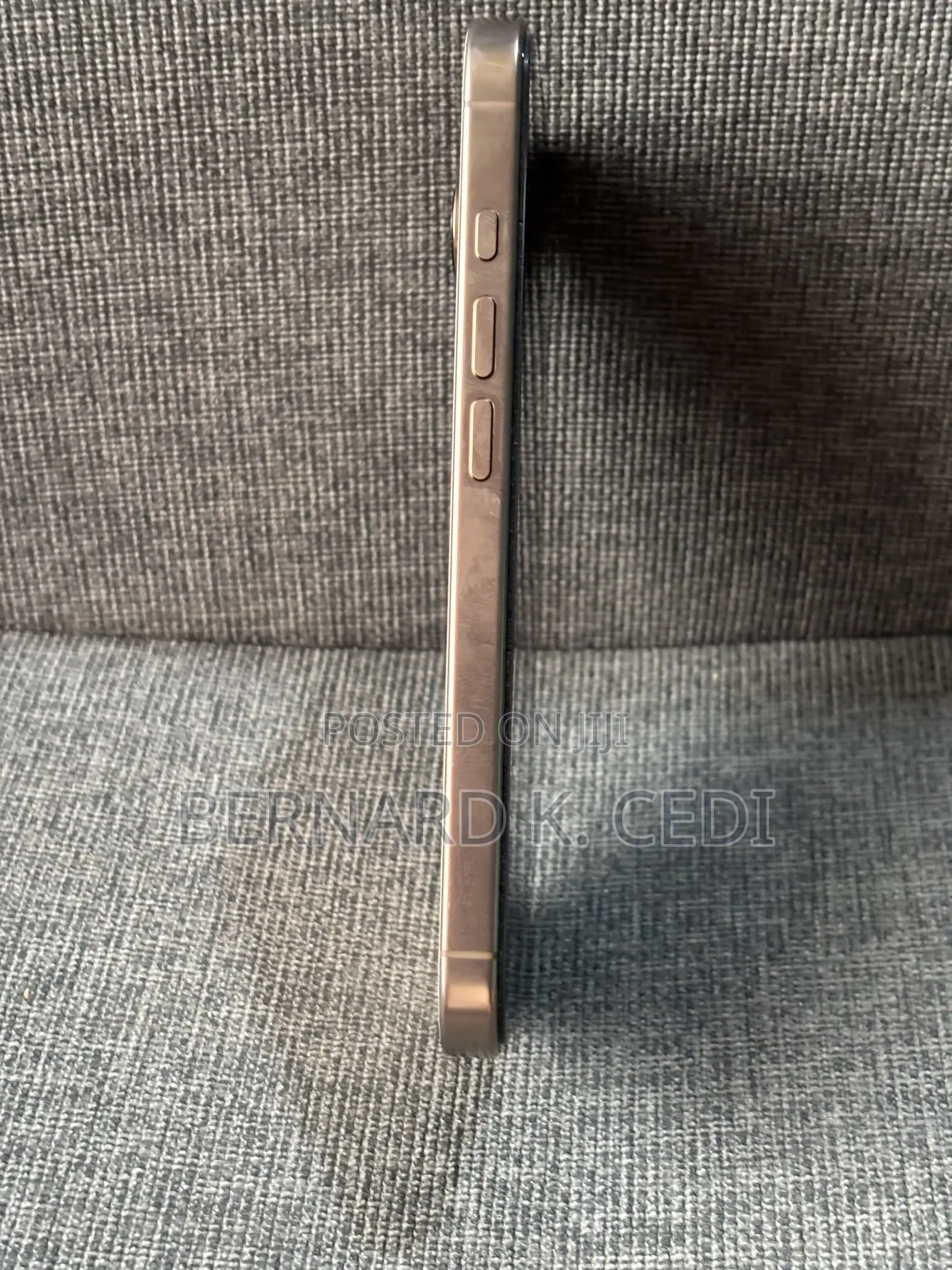 New Apple iPhone 16 Pro 1 TB Gold