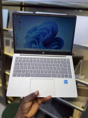 Laptop HP 14-dq1088wm 8GB Intel Core i3 SSD 256GB