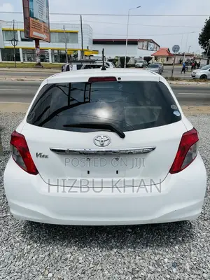 Toyota Vitz 1.3 AWD 5dr 2011 White