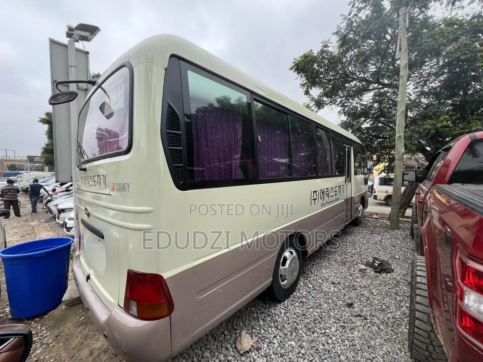 Hyundai County 2014 Silver