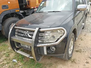 Mitsubishi Pajero 2010 Black