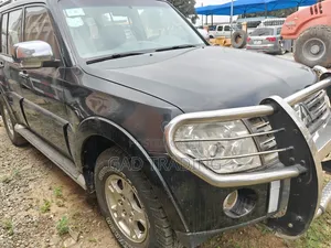 Mitsubishi Pajero 2010 Black