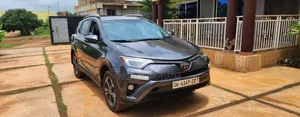 Toyota RAV4 LE 4dr SUV AWD (2.5L 4cyl 6A) 2018 Gray