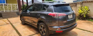 Toyota RAV4 LE 4dr SUV AWD (2.5L 4cyl 6A) 2018 Gray