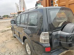 Mitsubishi Pajero 2010 Black