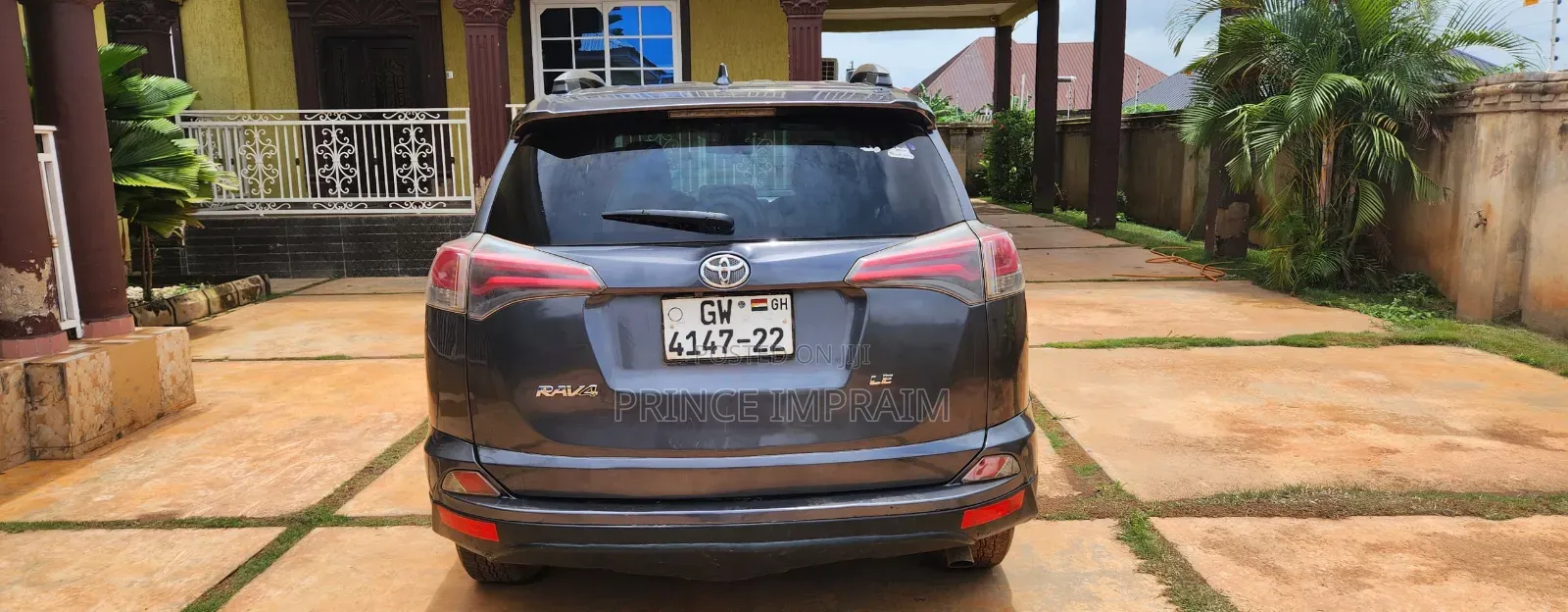 Toyota RAV4 LE 4dr SUV AWD (2.5L 4cyl 6A) 2018 Gray