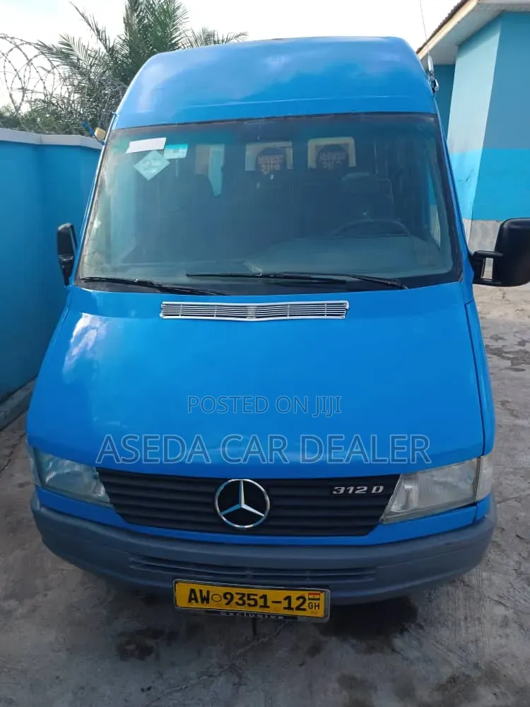 Mercedes-Benz Sprinter 2012 Blue