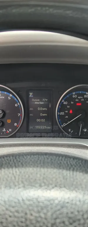 Toyota RAV4 LE 4dr SUV AWD (2.5L 4cyl 6A) 2018 Gray