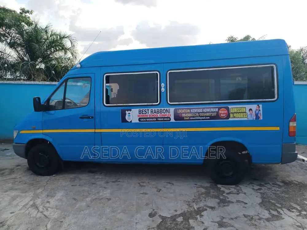 Mercedes-Benz Sprinter 2012 Blue