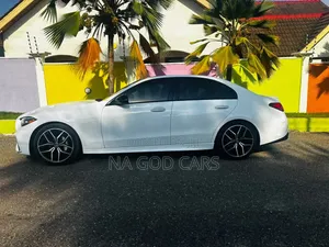 Mercedes-Benz C300 2024 White