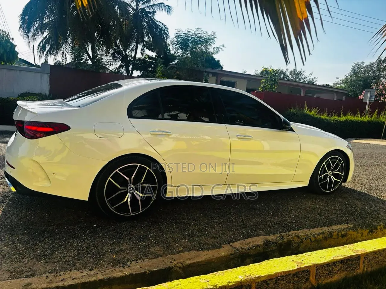 Mercedes-Benz C300 2024 White