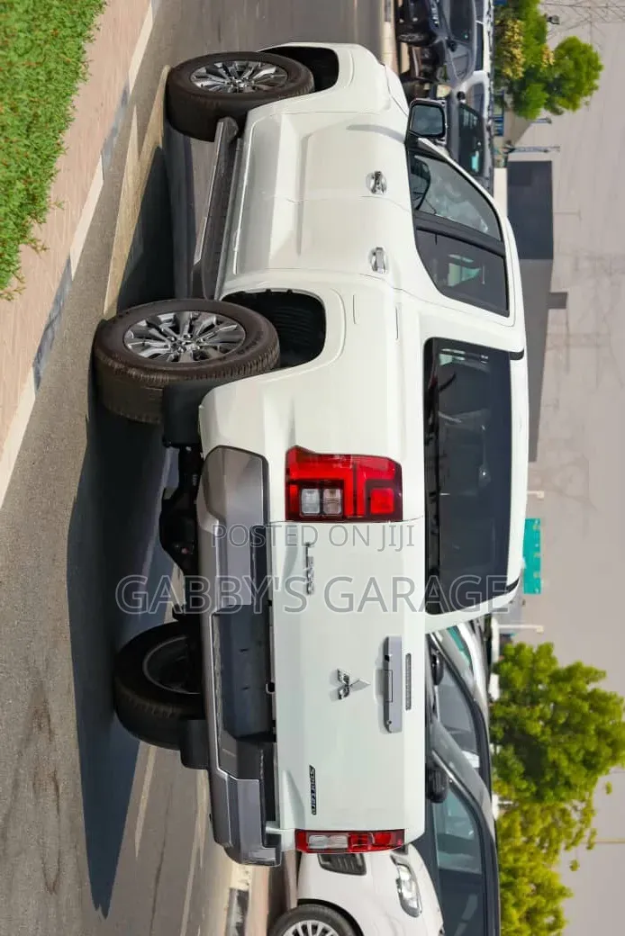 New Mitsubishi L200 2025 White