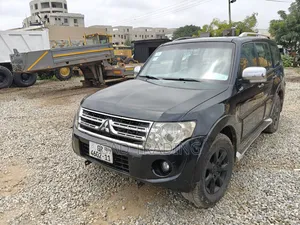 Mitsubishi Pajero 2010 Black