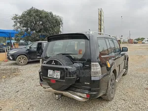 Mitsubishi Pajero 2010 Black