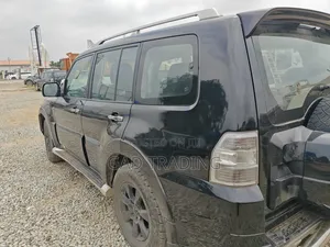 Mitsubishi Pajero 2010 Black