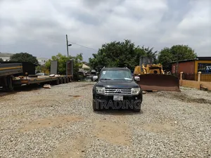 Mitsubishi Pajero 2010 Black