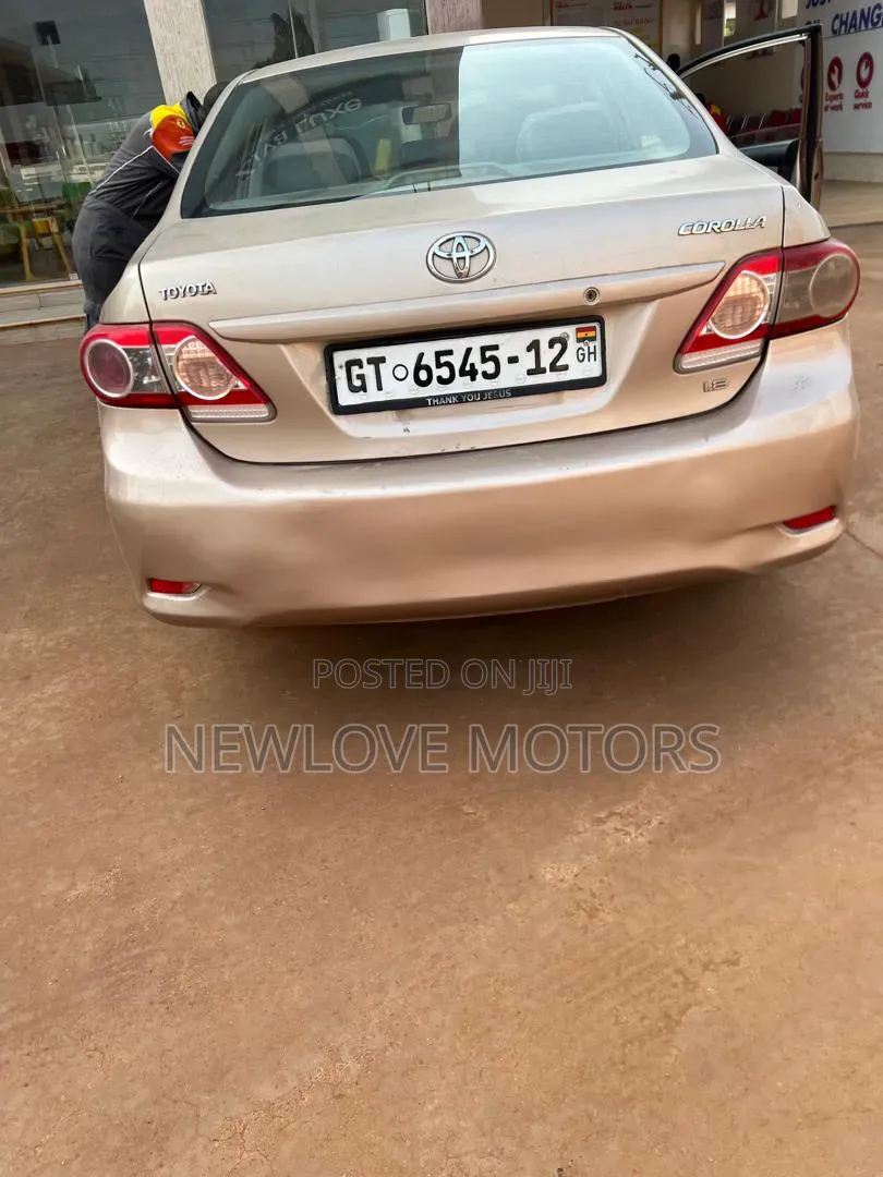 Toyota Corolla 2013 Brown