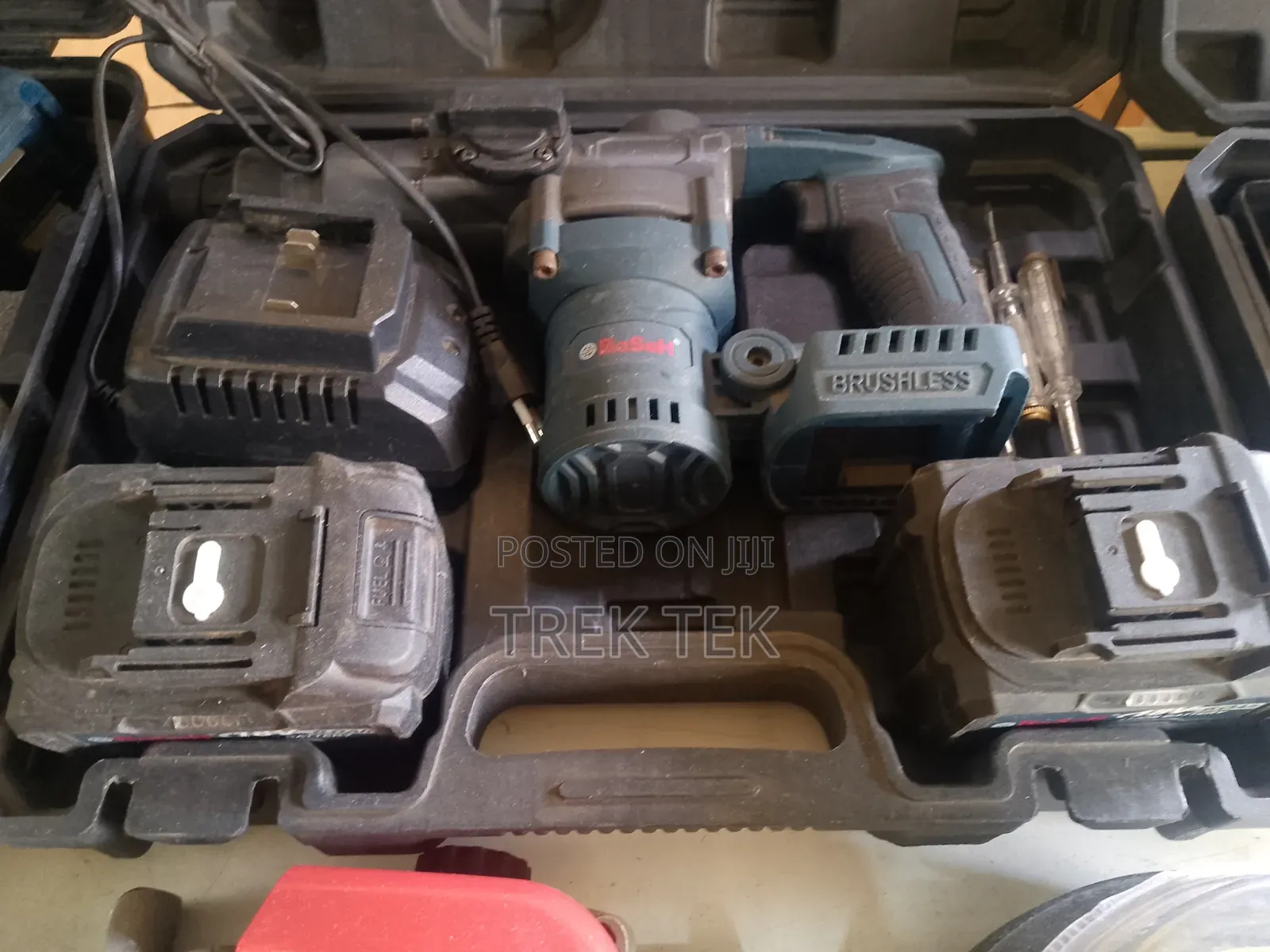 Bosch Cordless Hammer Drill With 3 Batteries