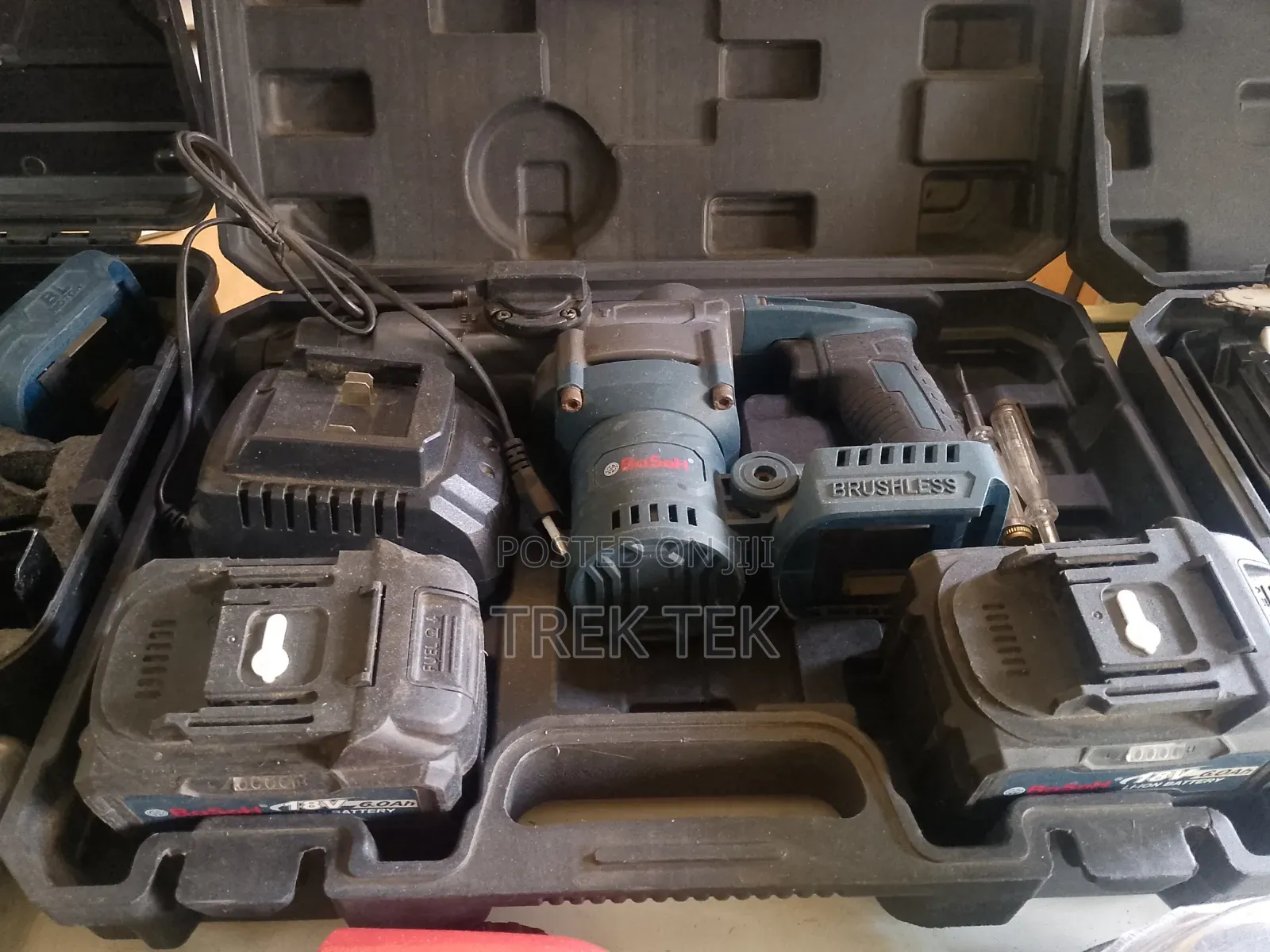 Bosch Cordless Hammer Drill With 3 Batteries