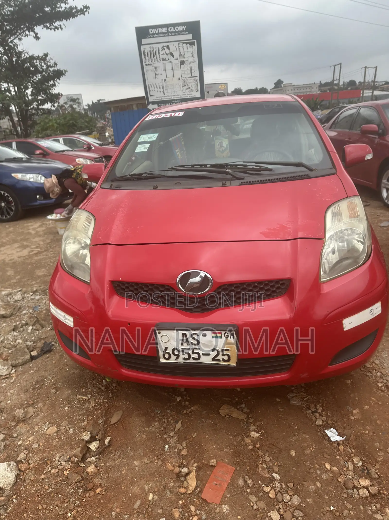 Toyota Vitz 2010 Red