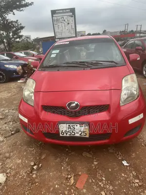 Toyota Vitz 2010 Red