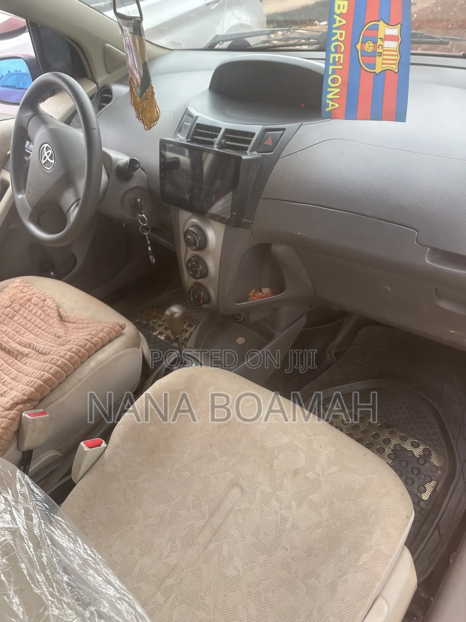 Toyota Vitz 2010 Red