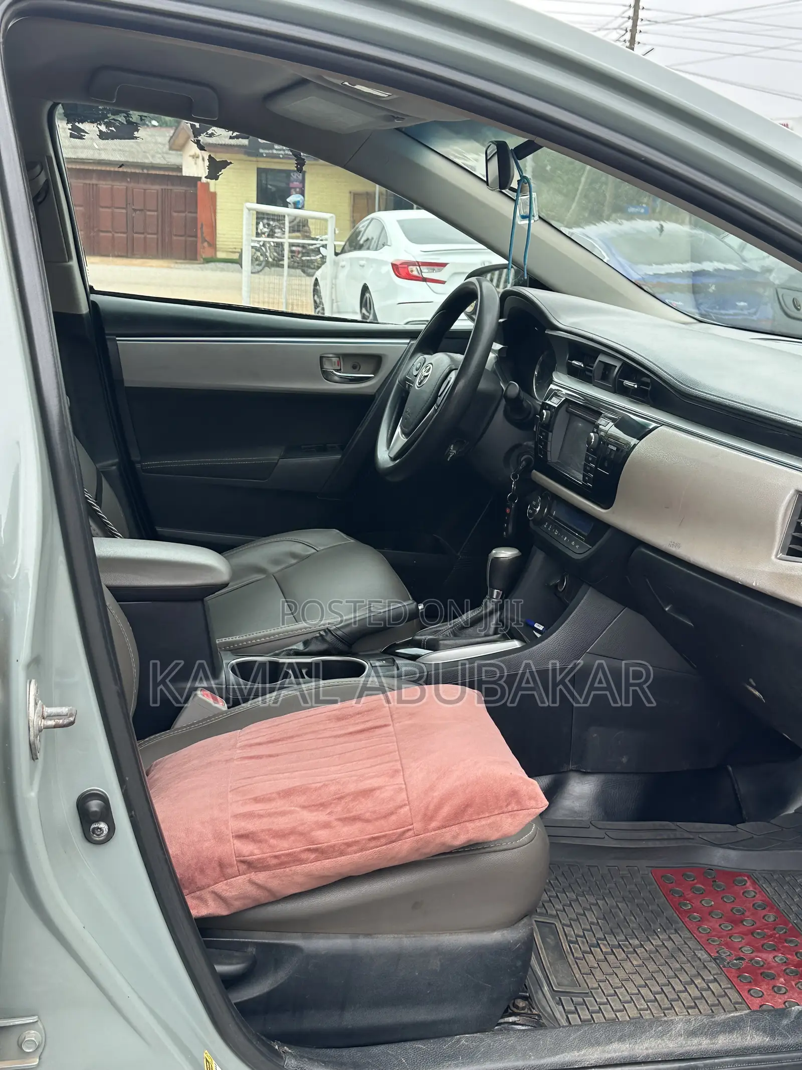 Toyota Corolla LE 4dr Sedan (1.8L 4cyl CVT) 2015 Gray