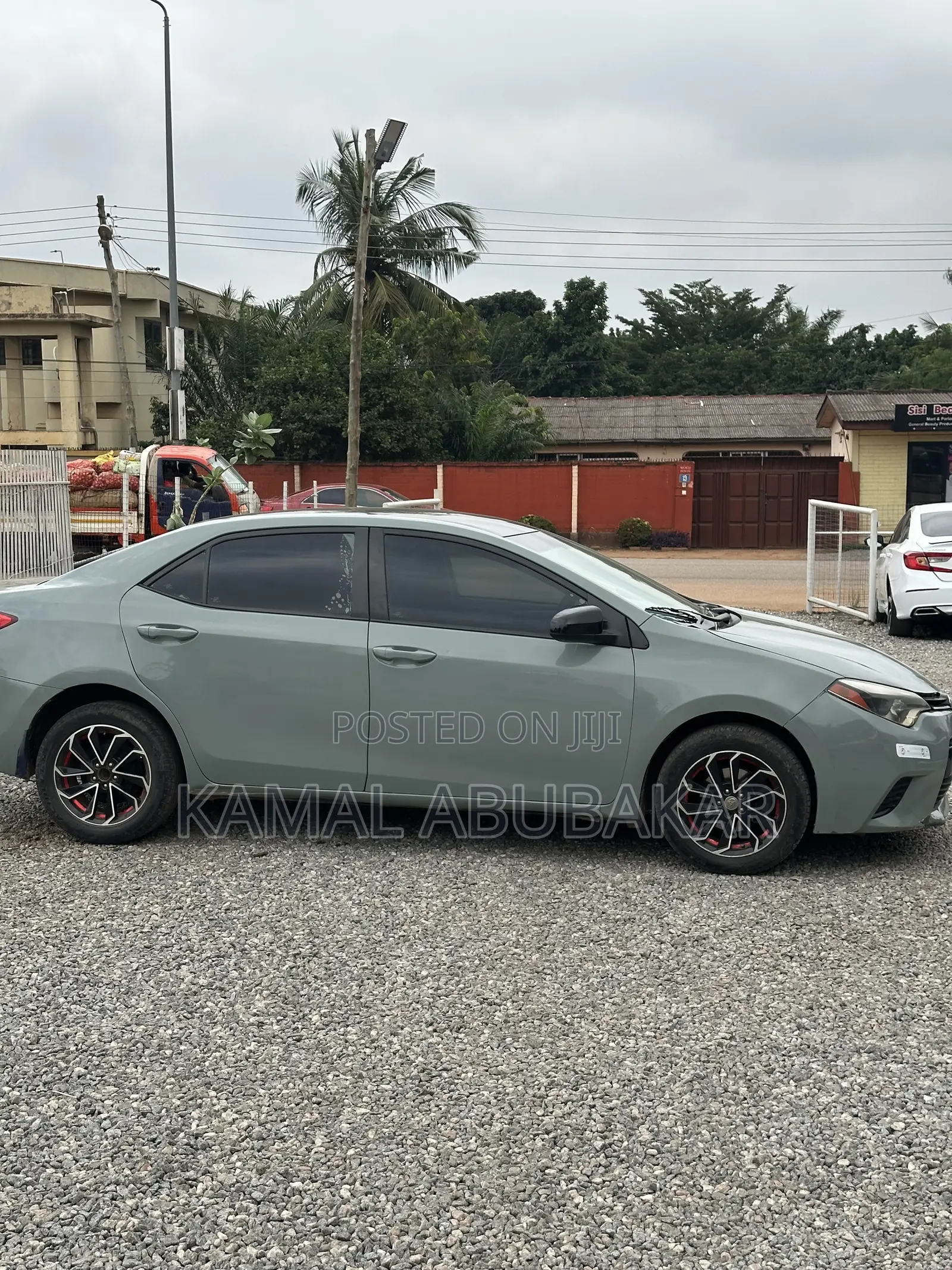 Toyota Corolla LE 4dr Sedan (1.8L 4cyl CVT) 2015 Gray