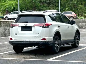 Toyota RAV4 2019 White