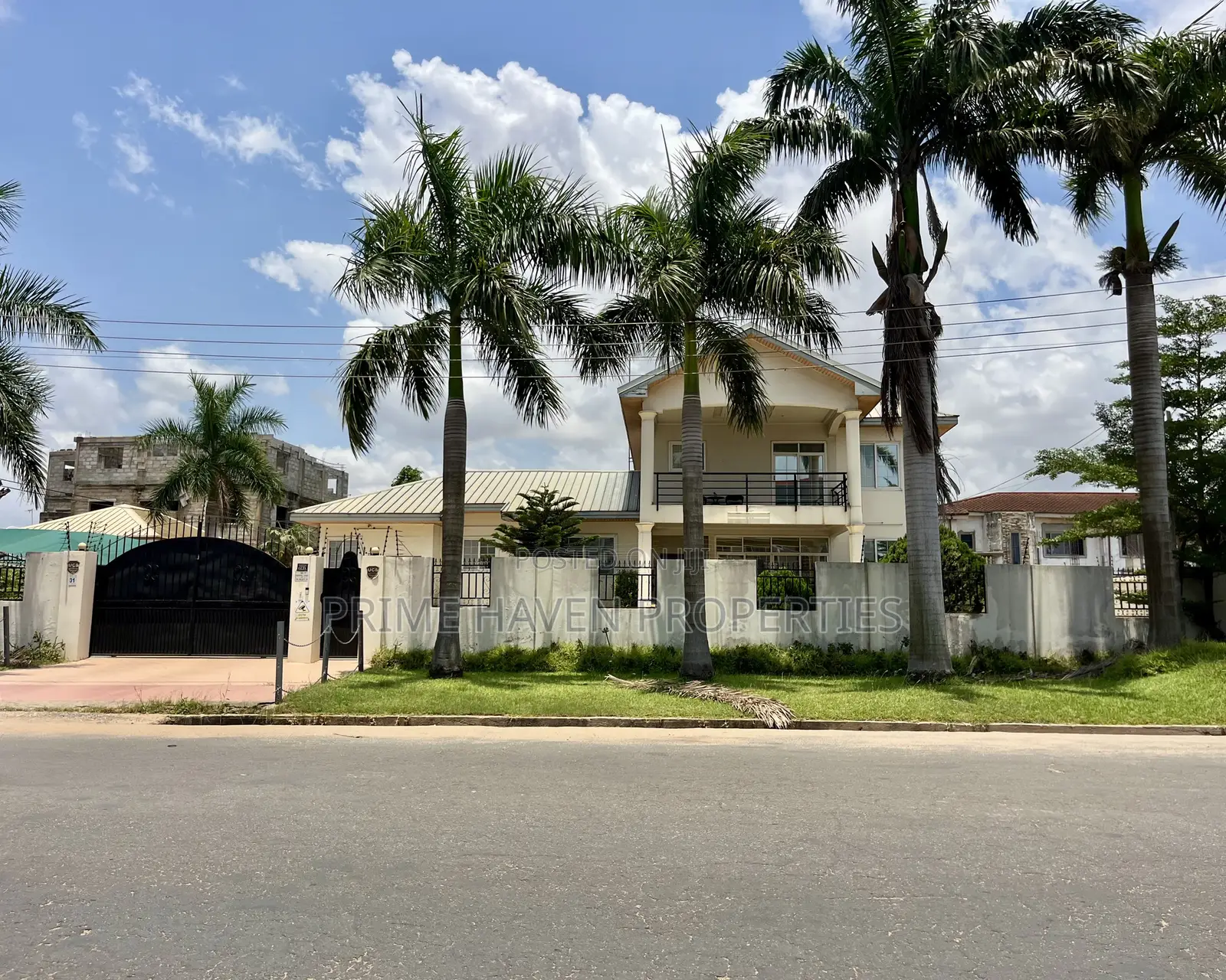 5bdrm House in Adjiriganor for sale
