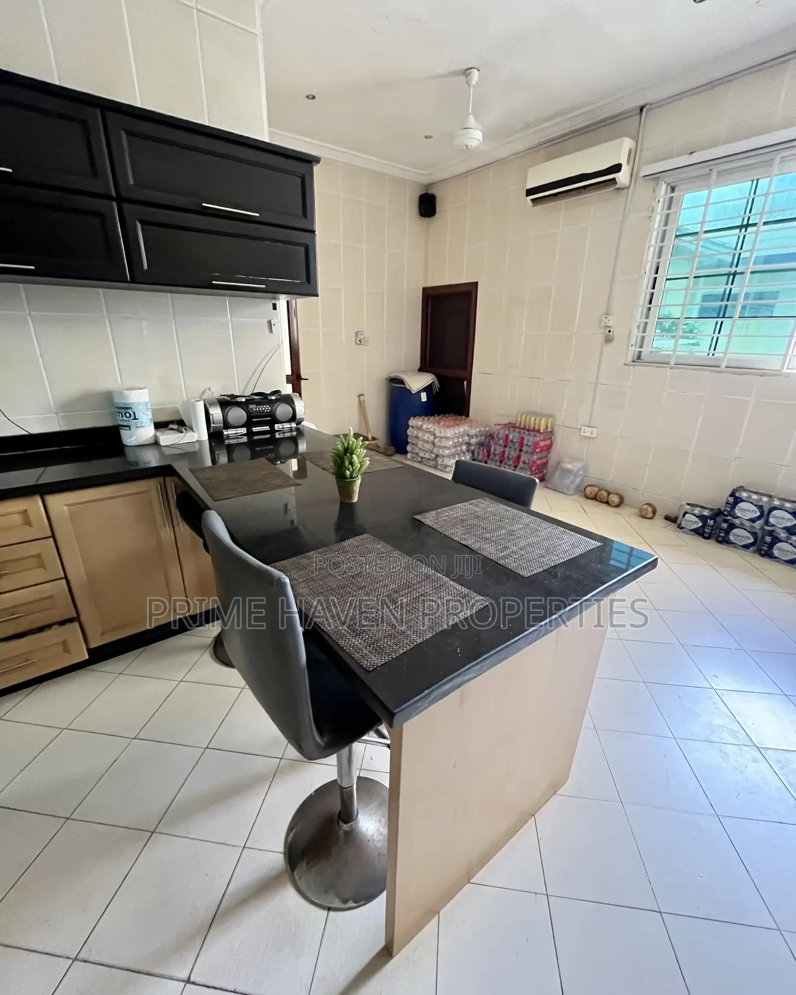 5bdrm House in Adjiriganor for sale