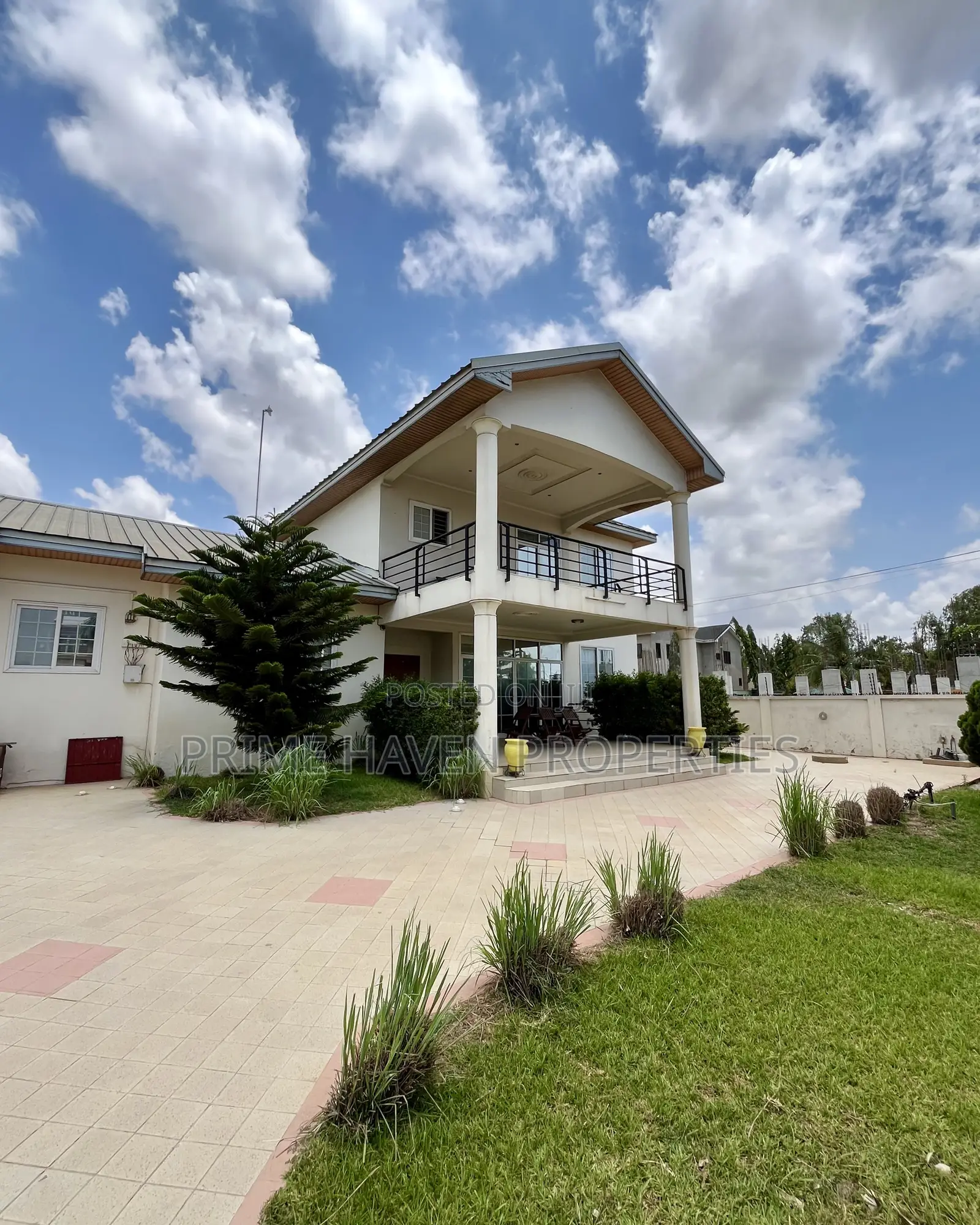 5bdrm House in Adjiriganor for sale