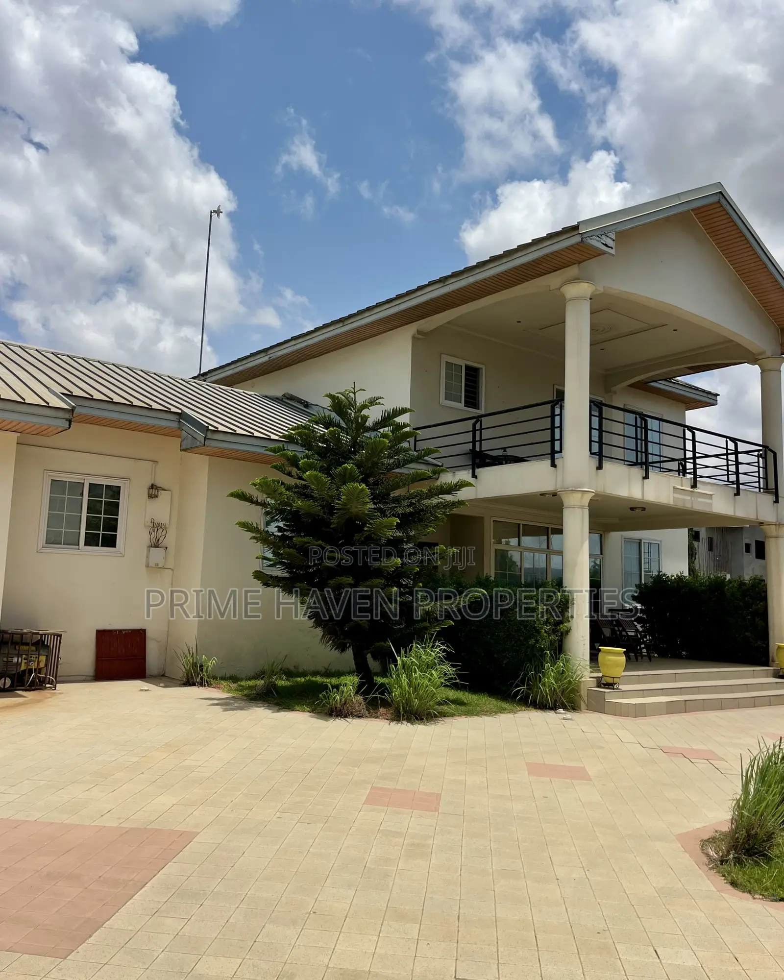 5bdrm House in Adjiriganor for sale