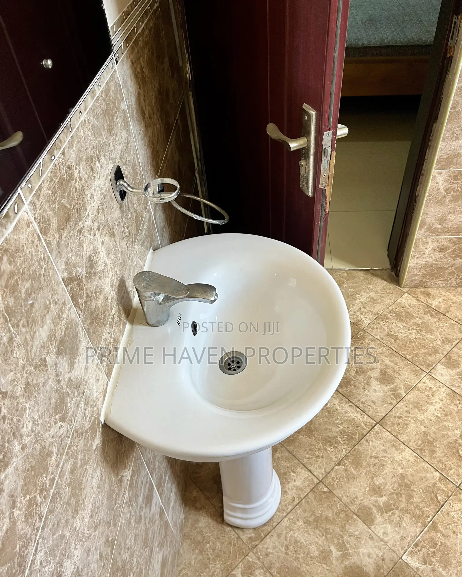 5bdrm House in Adjiriganor for sale