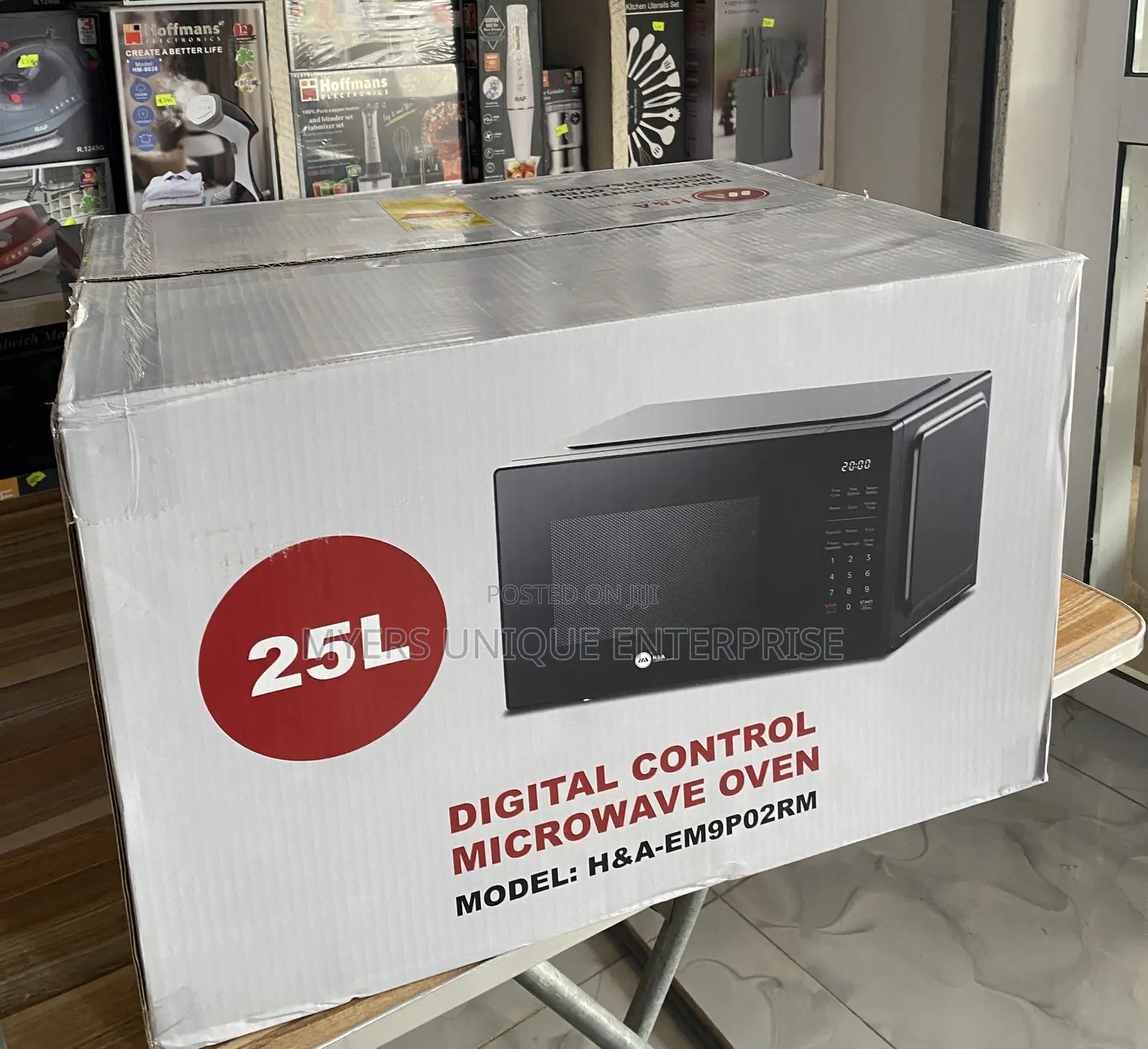 H a 25L Digital Microwave - Family Size