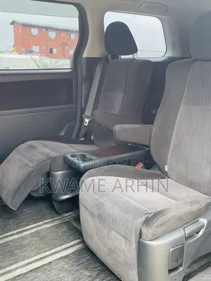 Toyota Vellfire Z 2.4 FWD 7-Seater 2013 Burgundy