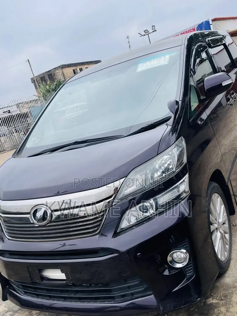 Toyota Vellfire Z 2.4 FWD 7-Seater 2013 Burgundy