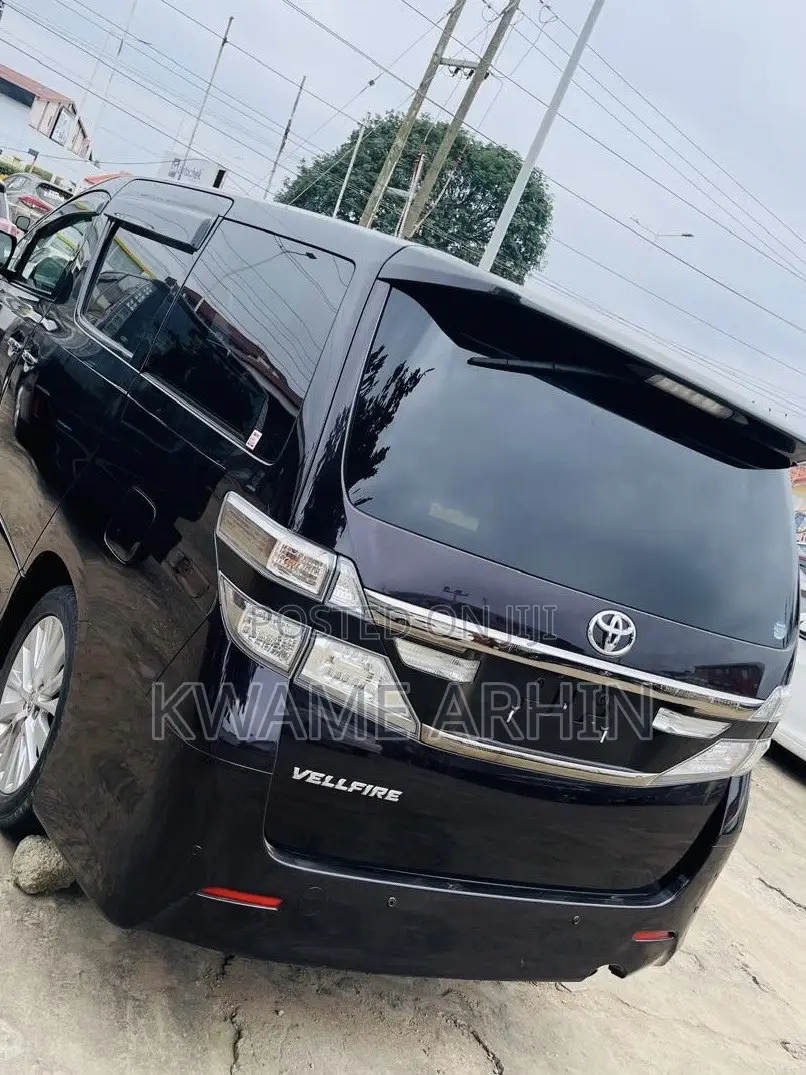 Toyota Vellfire Z 2.4 FWD 7-Seater 2013 Burgundy