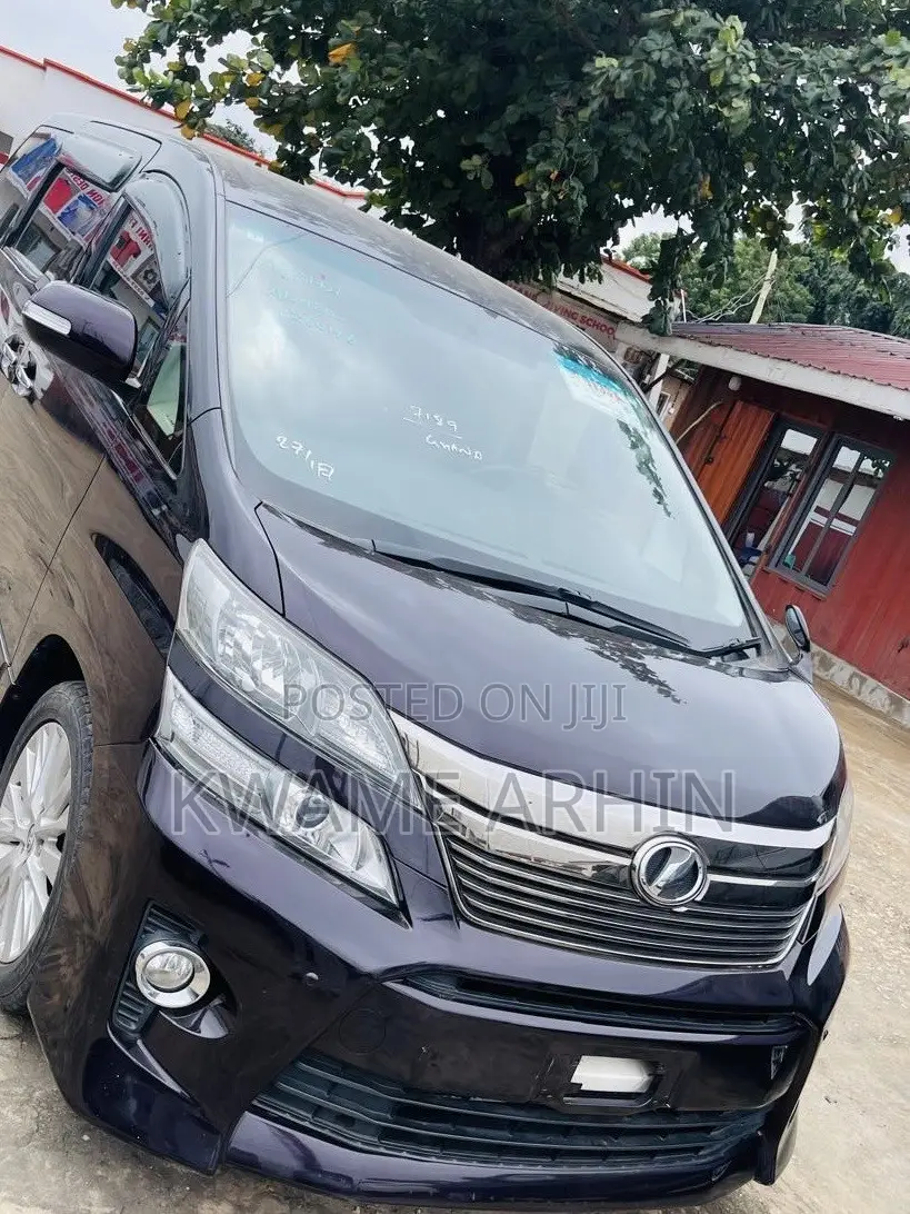 Toyota Vellfire Z 2.4 FWD 7-Seater 2013 Burgundy