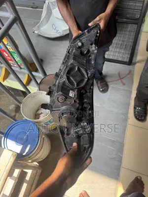 Hyundai Tucson 2018,2019, 2020 Headlight Available