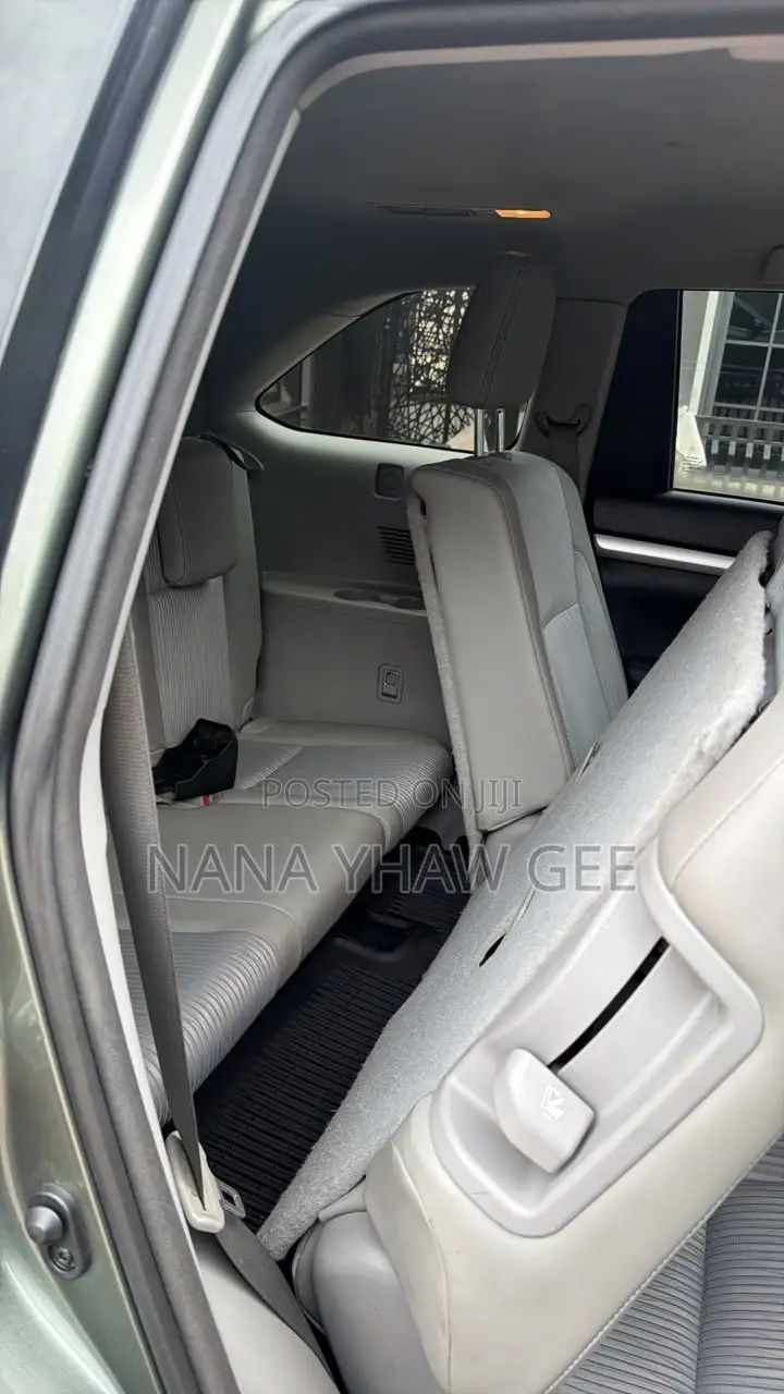 Toyota Highlander LE V6 4x2 (3.5L 6cyl 6A) 2016 Gray