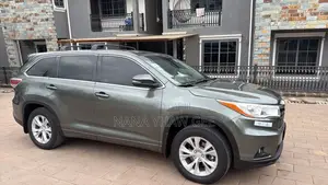 Toyota Highlander LE V6 4x2 (3.5L 6cyl 6A) 2016 Gray