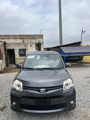 Toyota Sienta 2012 Pearl