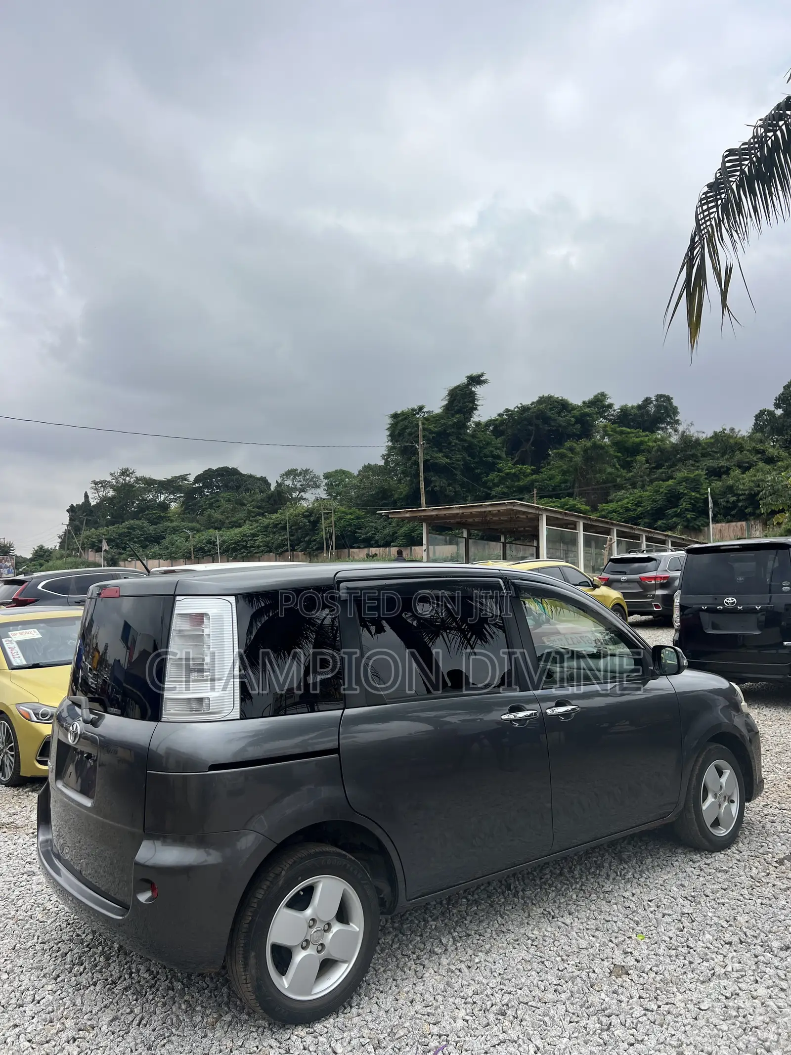 Toyota Sienta 2012 Pearl