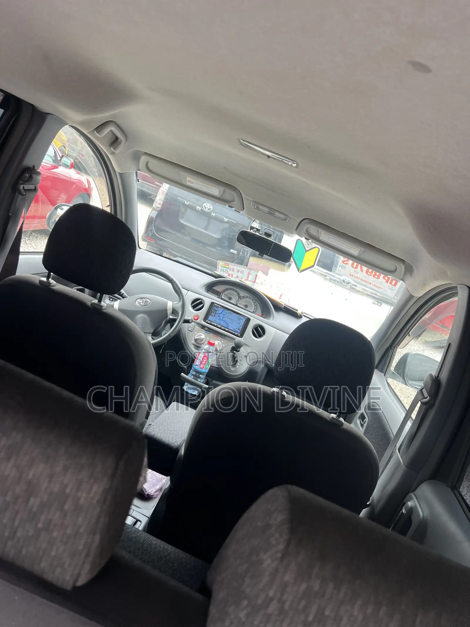 Toyota Sienta 2012 Pearl